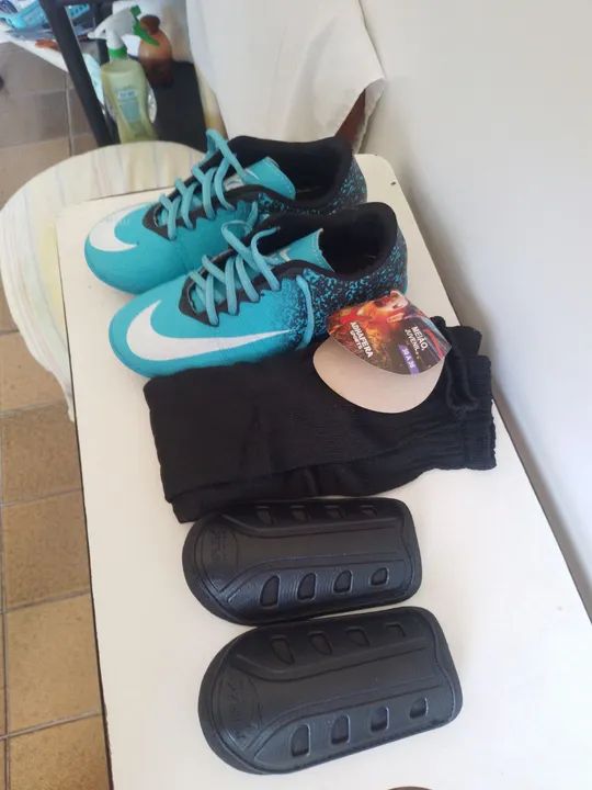 Chuteiras Nike Infantil - Tamanho 32