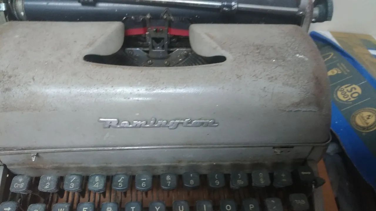 Máquina de escrever antiga - Foto 4