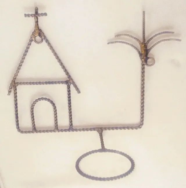 Raríssima Escultura porta vaso Parede Ferro forget ornada Igrejinha e coqueiro *Descrição