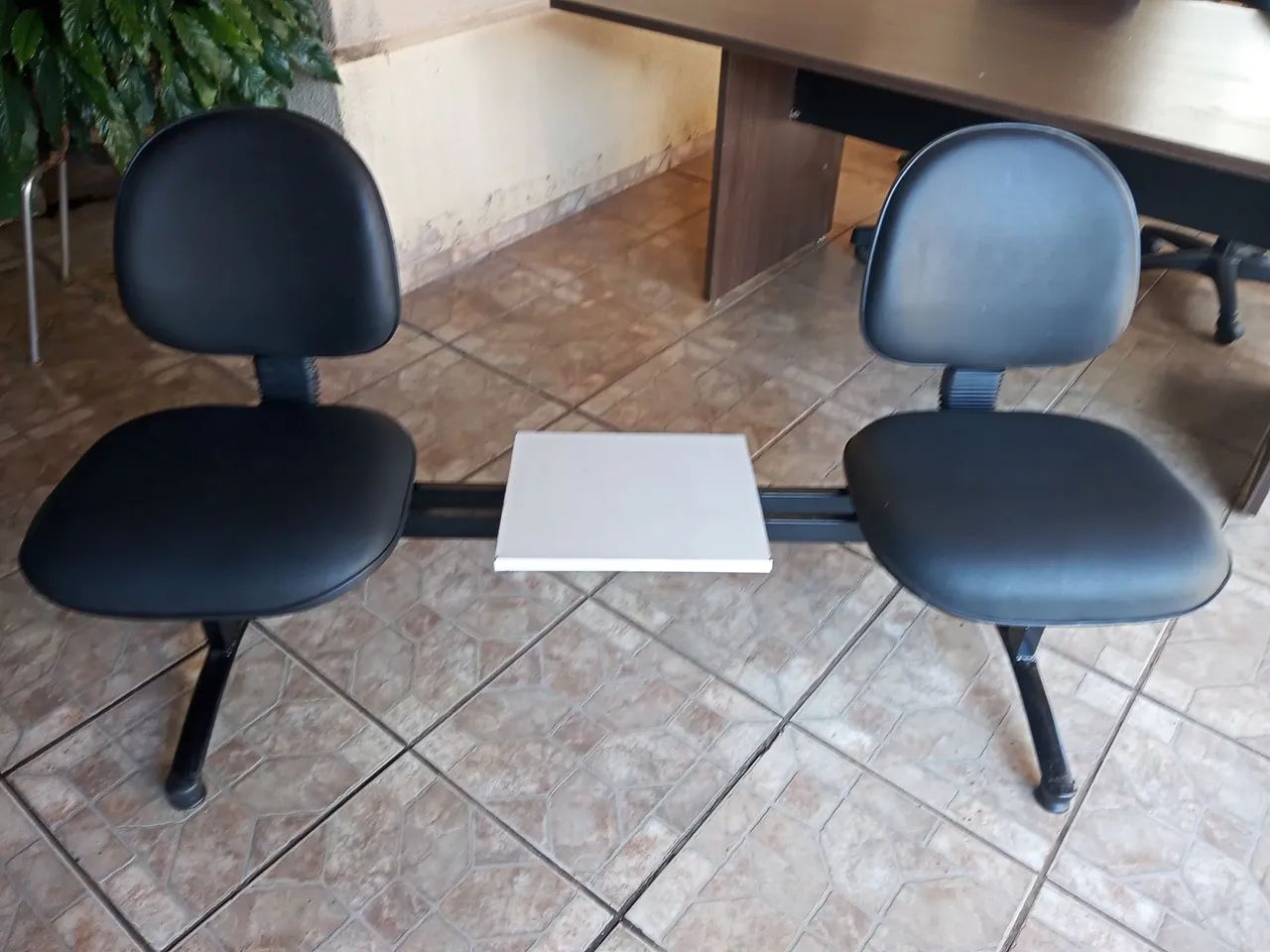 Cadeira longarina de espera