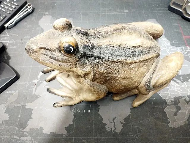 Sapo Realista Grande Escultura Em Resina Decoração De Jardim - Foto 2