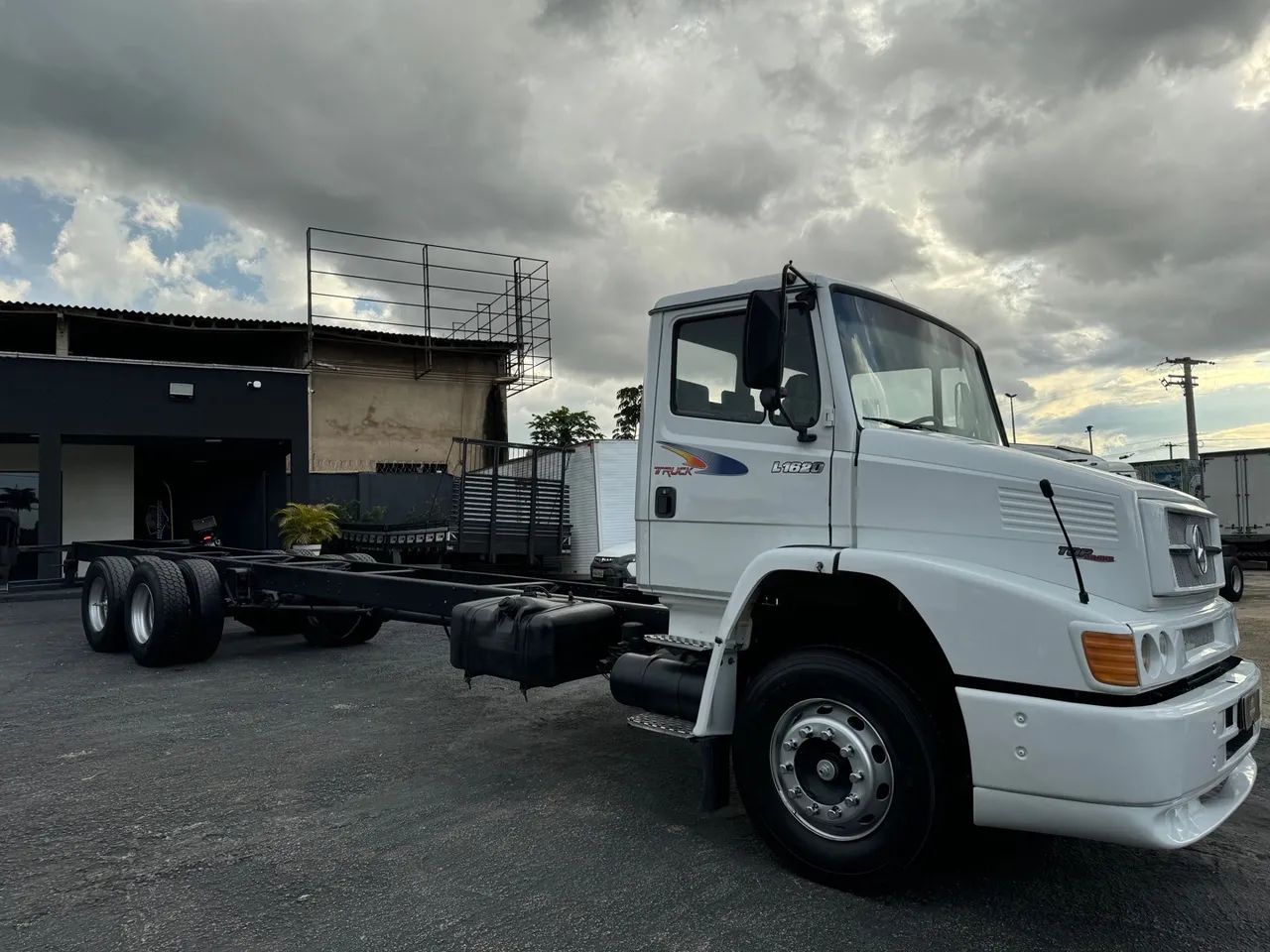 Caminhão L 1620