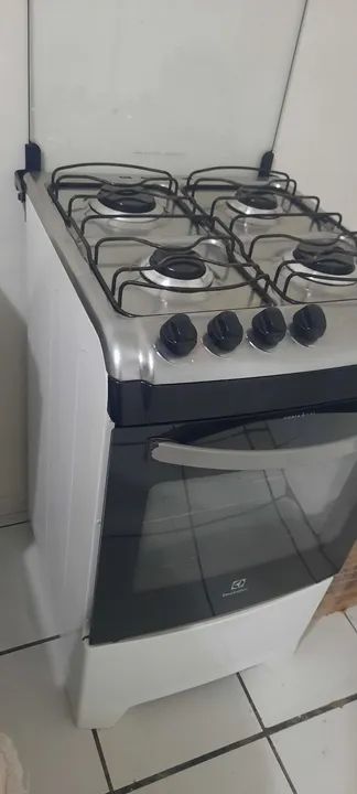 Vendo fogão Electrolux funcionando tudo - Foto 2