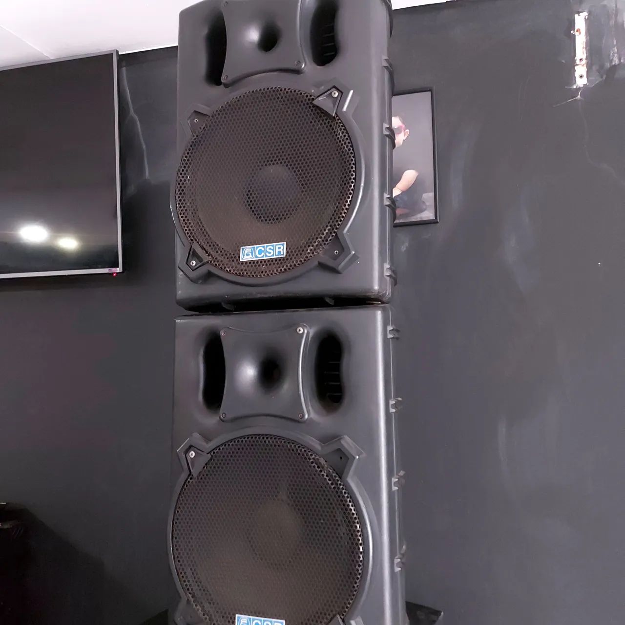 Caixa de som CSR e Hayonik