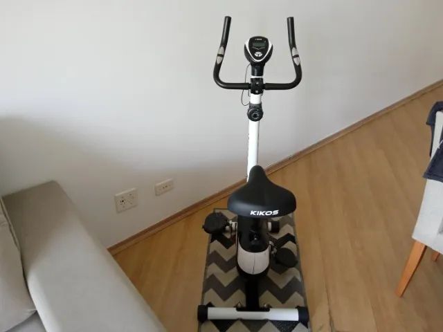 Bicicleta ergométrica Kikos KV 3.1i Magnética - 8 Níveis de Esforço em Aço Branco - Foto 2