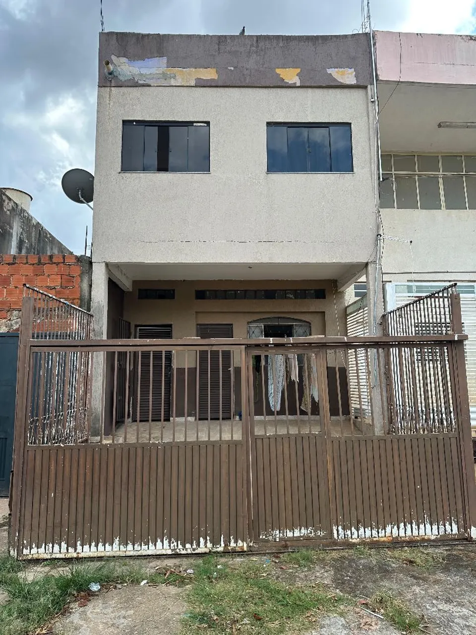 PRÉDIO COMERCIAL NO GAMA- COM LOJA + 2 APTO