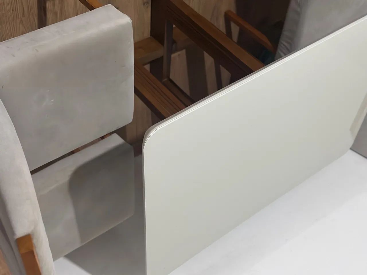 Mesa de jantar branca com 4 cadeiras - Foto 3