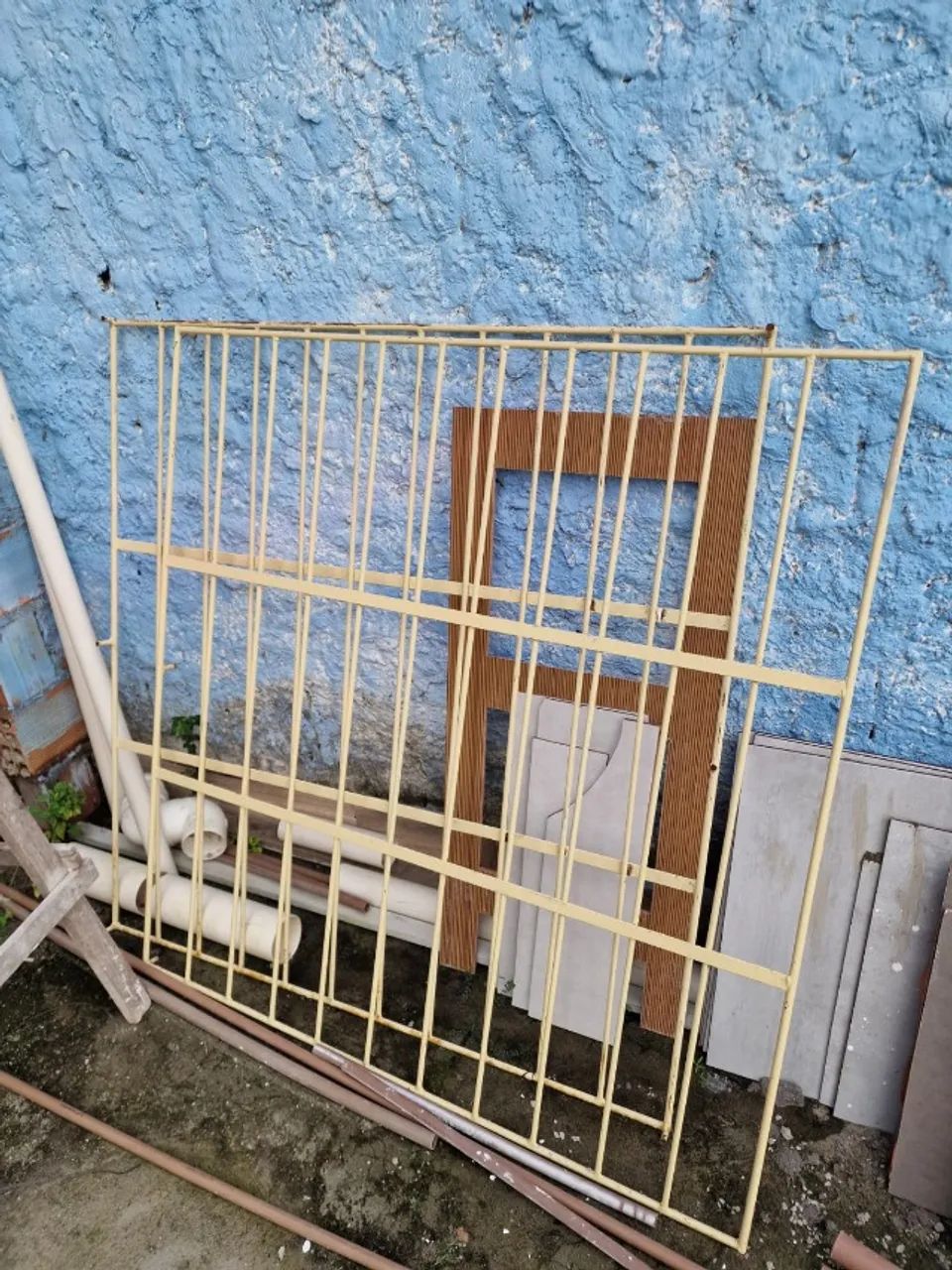 Grade e portão64397050286465121