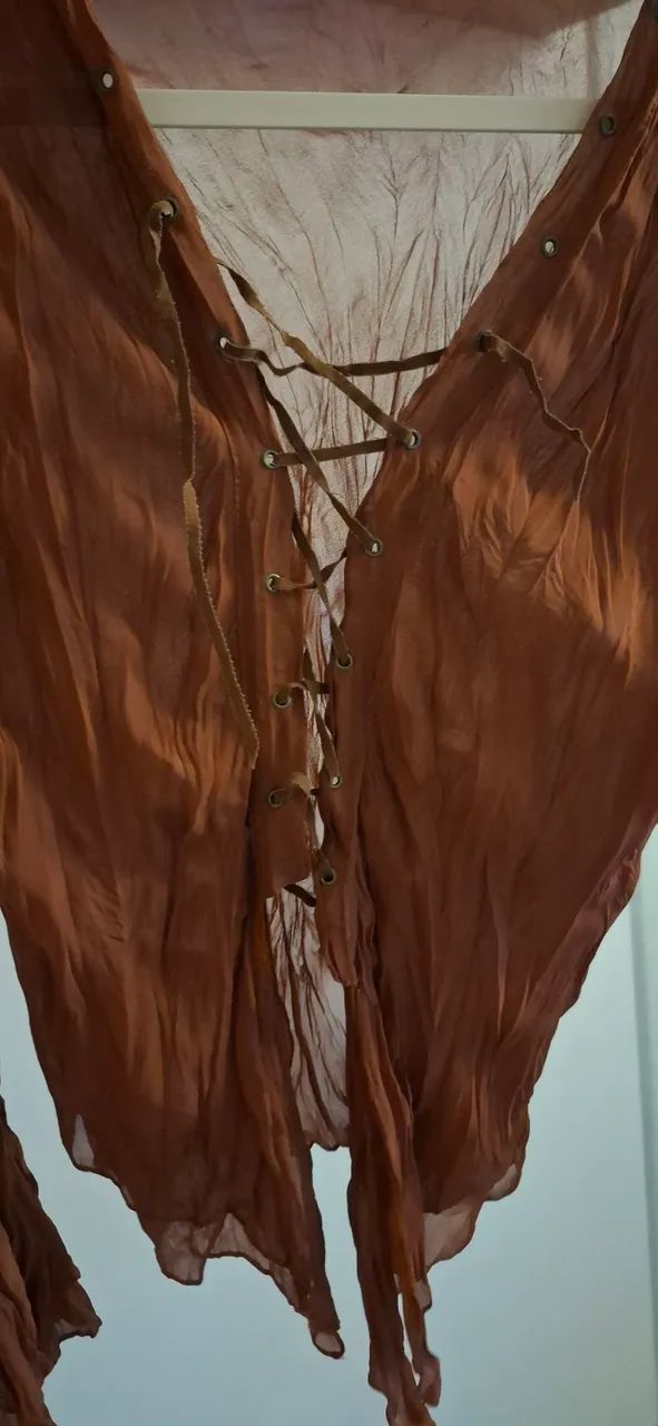 Blusa marrom com amarração tecido leve - Foto 4