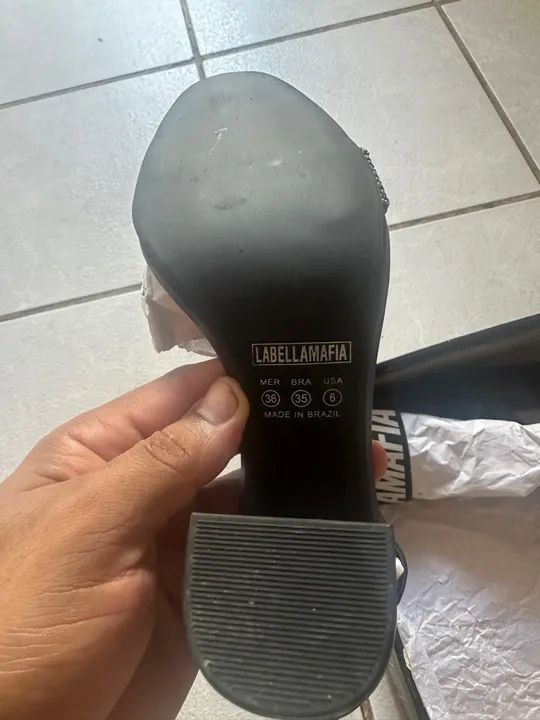 Sandália Salto Grosso Labellamafia