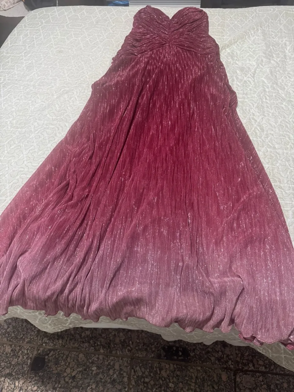 Vestido Festa Bordô com Detalhes Drapeados