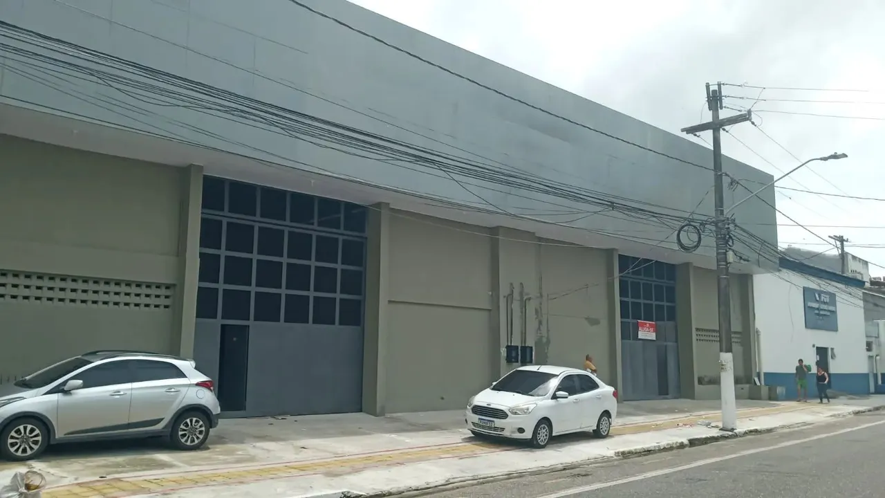 Galpão com 1.275m2 para locação na Travessa São Francisco, Batista Campos