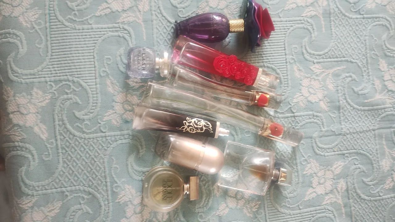 Frascos vazios de perfumes raros - Foto 2