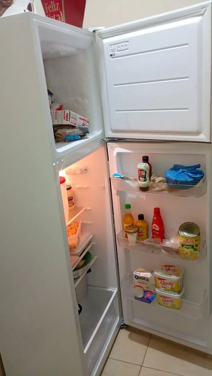 Geladeira Midea 294 litros 127v - Foto 3