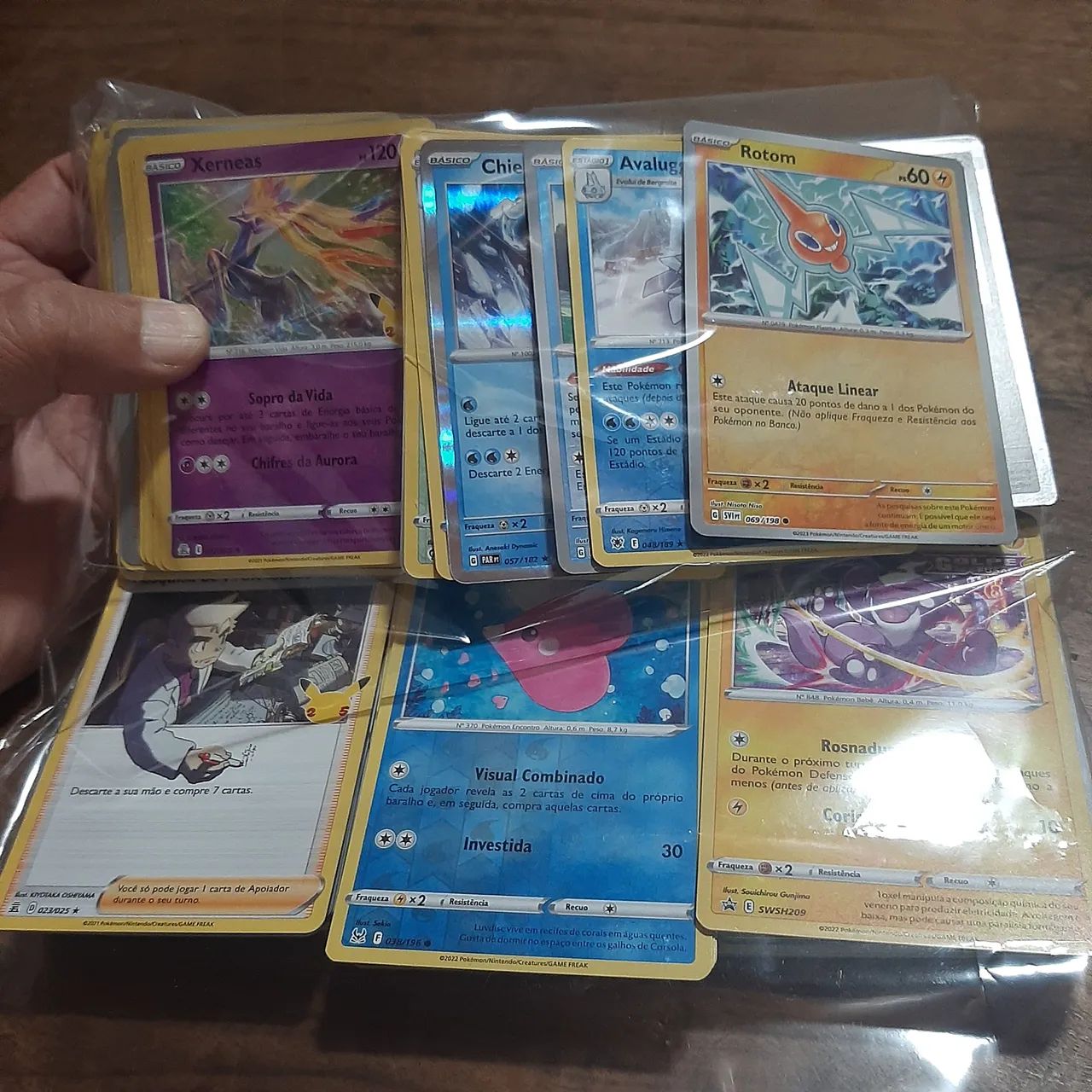Lote 500 Cartas Pokemon Brilhantes - Foto 4