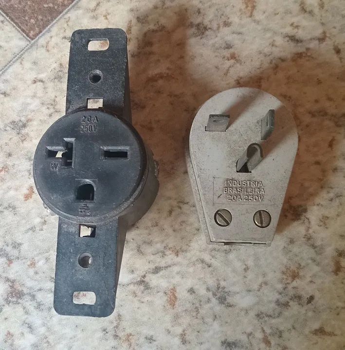 Tomadas 20A 250V 