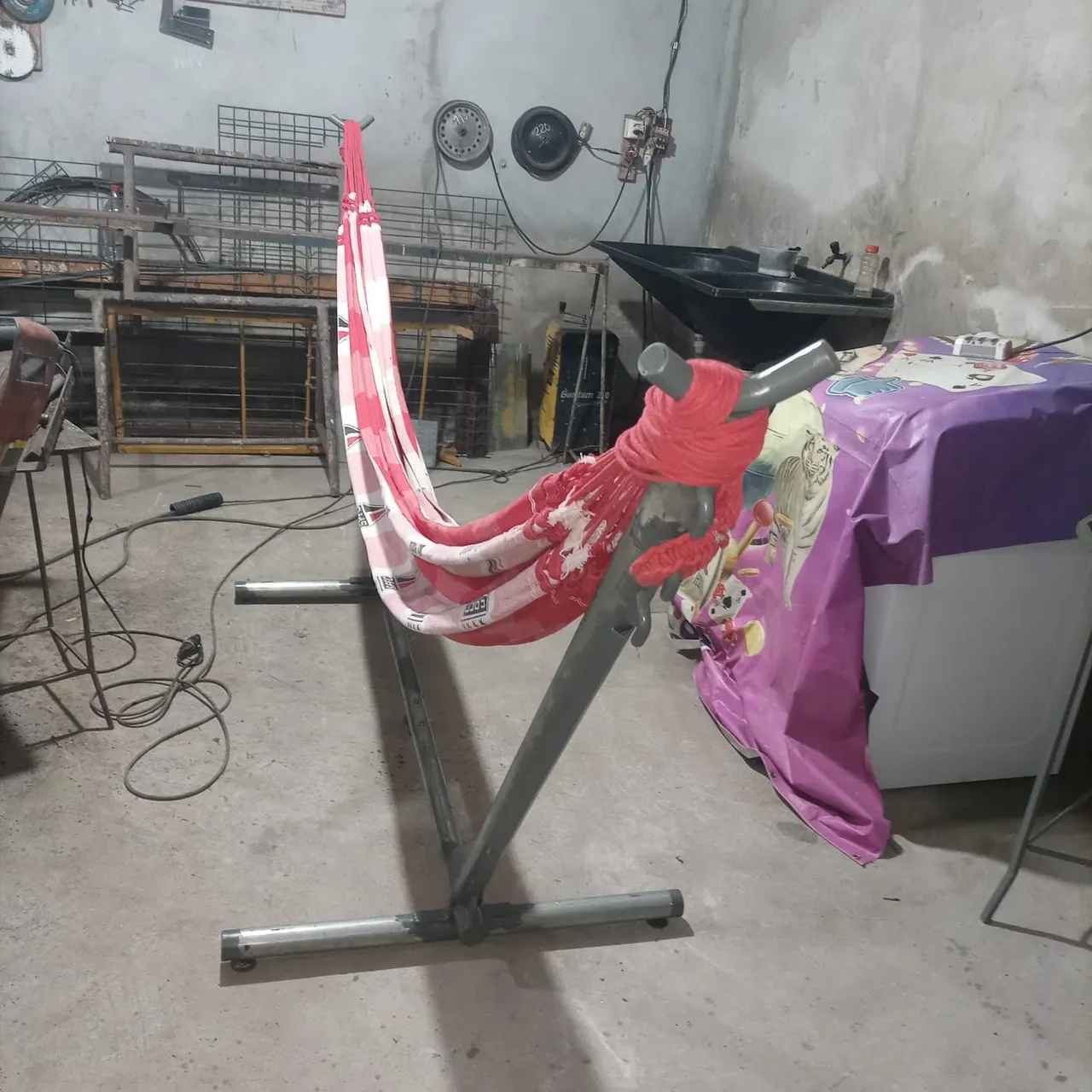 Estrutura de ferro para rede de descanso