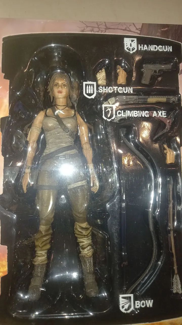 Play Arts Kai ORIGINAl - Tomb Raider - Lara Croft - Foto 3