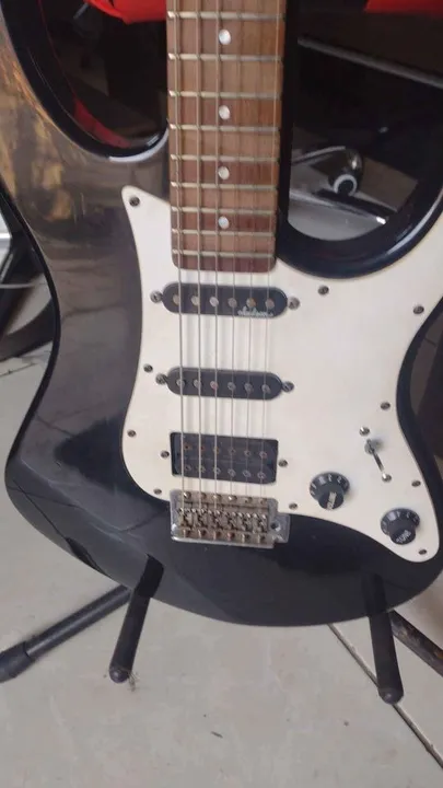 Guitarra Yamaha EG 112