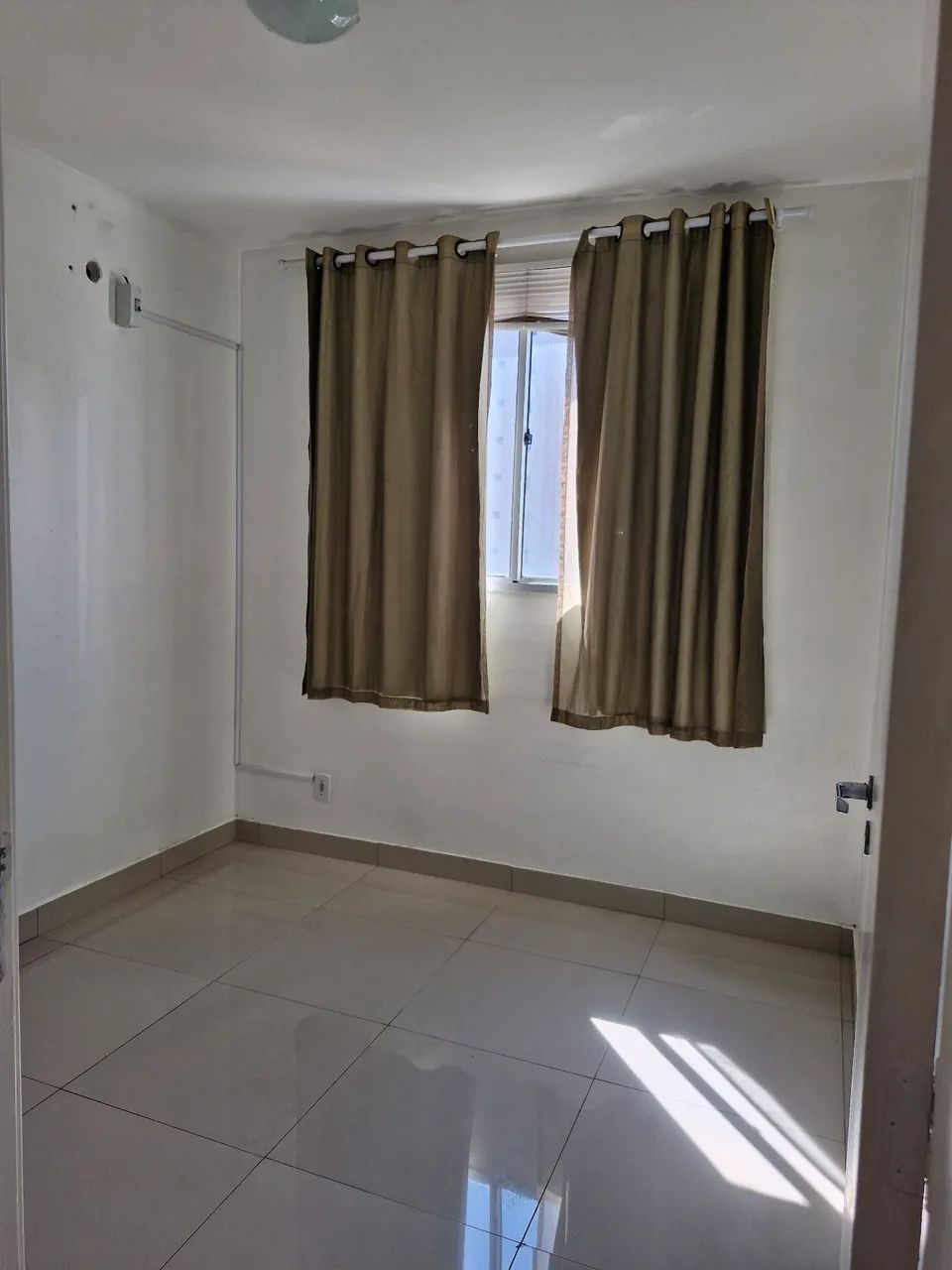 Apartamento 2/4 c/ Armário e Porcelanato - Foto 7