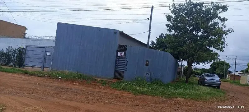 Casa com 2 Quarto(s) e 1 banheiro(s) para Alugar, 100 m² por R$ 1050 / Mês