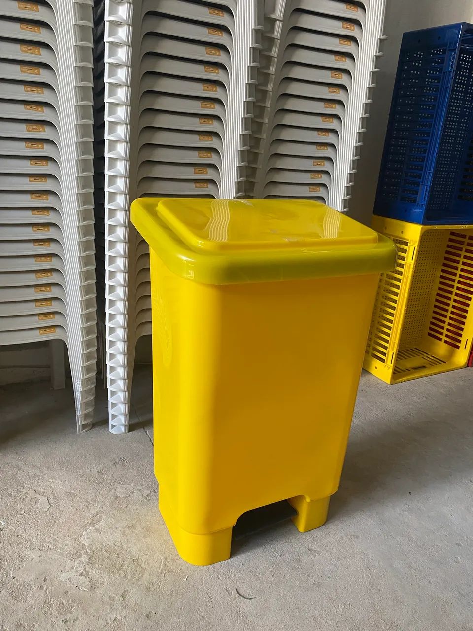 Promoção!! Lixeira 100L Reforçada  ForPlast  - Foto 4