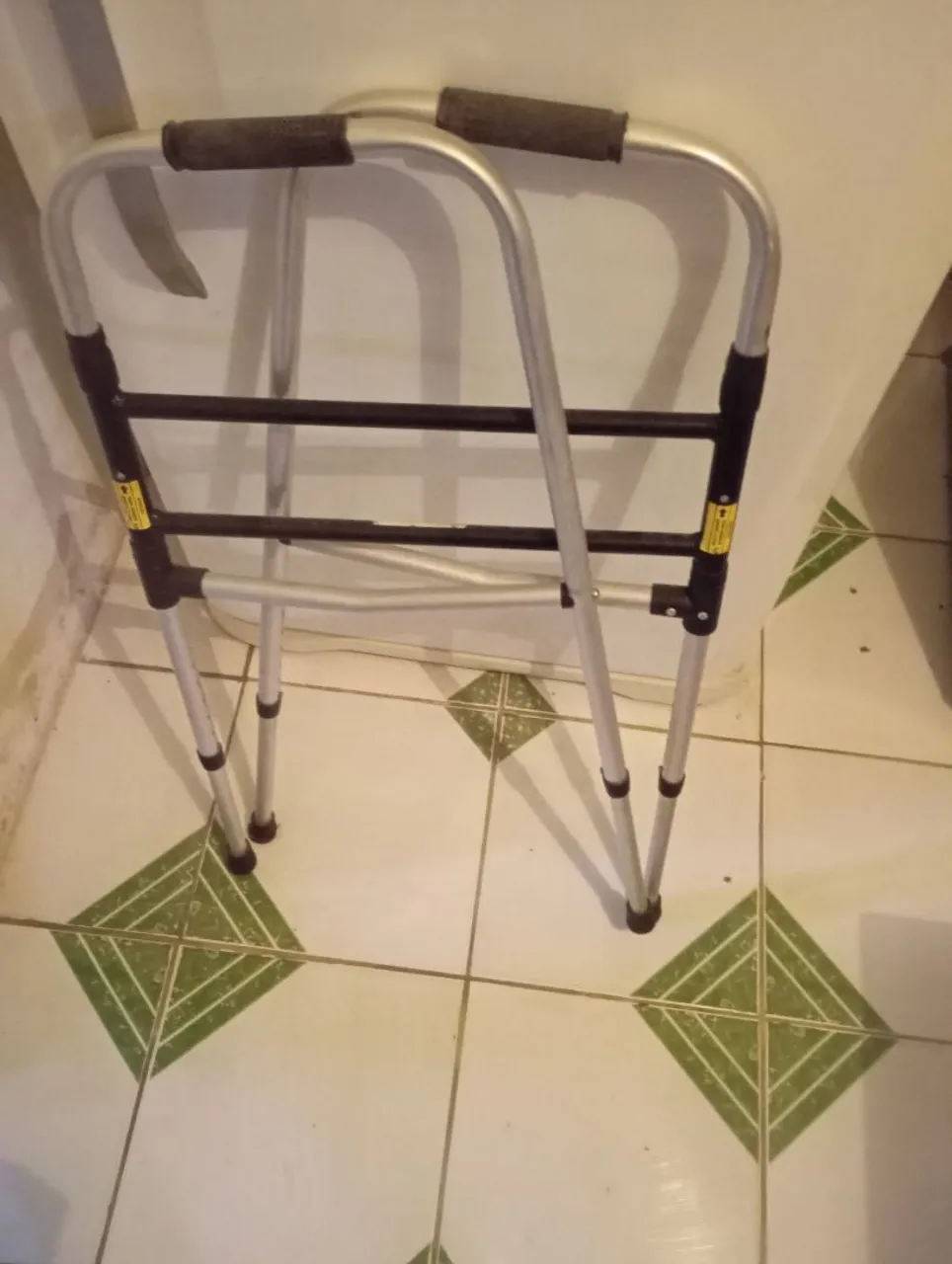Andador para Idosos e Pessoas com Mobilidade Reduzida