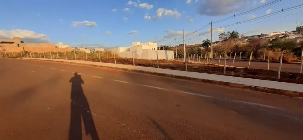 Lote bairro Chácaras Caicaras 4 (Patos de Minas) de 590m2 de esquina - Foto 3