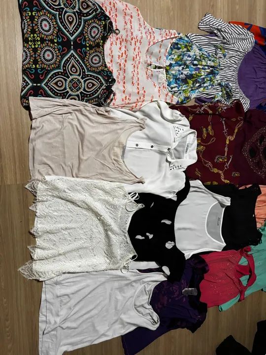 Combo 30 blusinhas tam P/M - 50,00 - não entrego - Foto 4