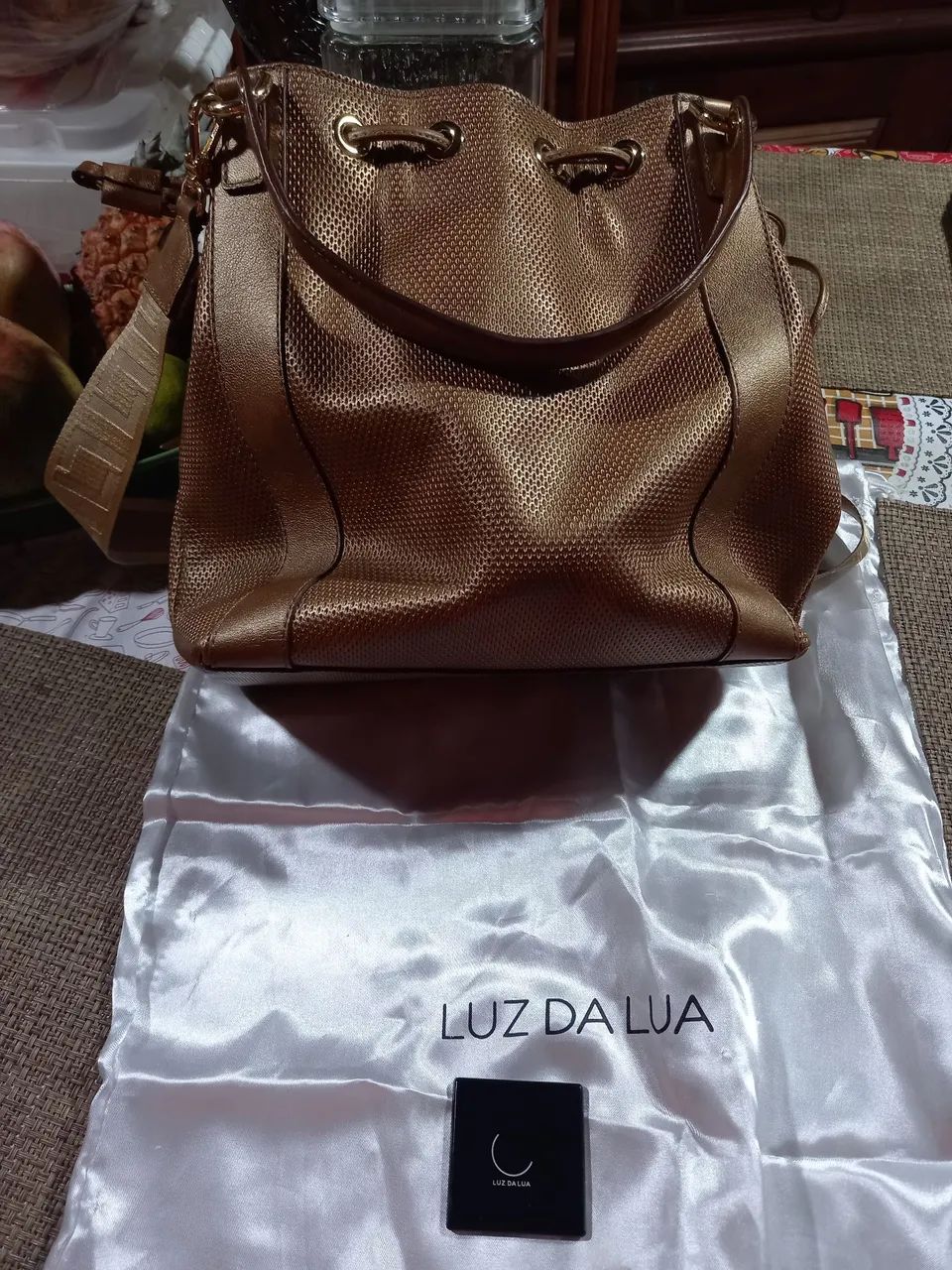 Bolsa de Ombro Luz da Lua Dourada - Foto 5