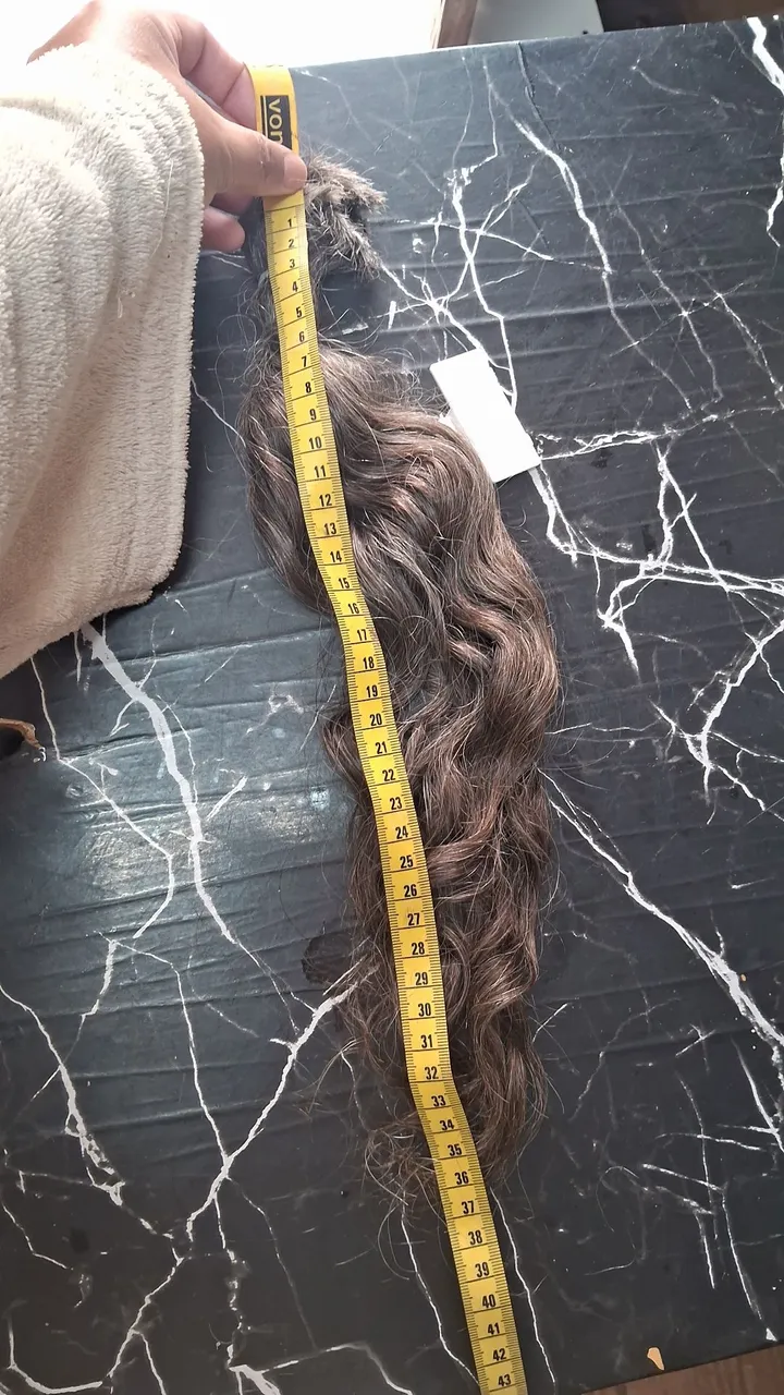 Aplique de cabelo cacheado castanho