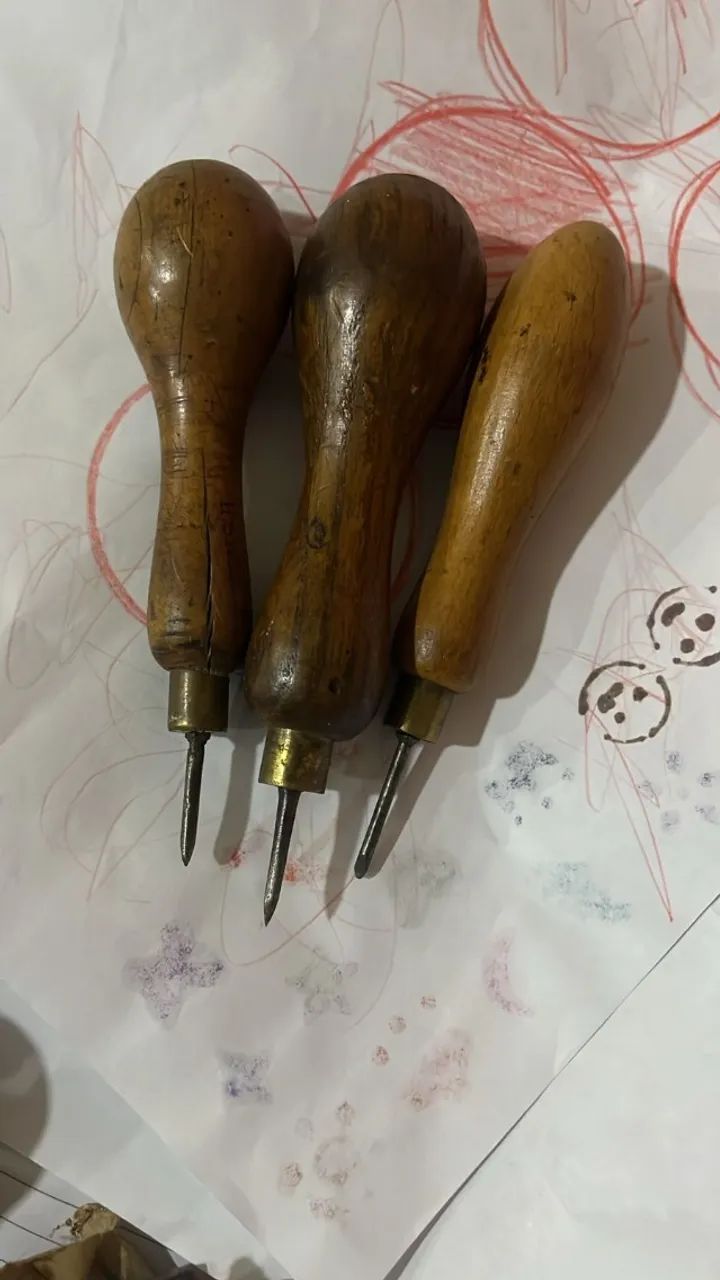 Furadores antigos e Régua antiga em polegadas64275300259969121