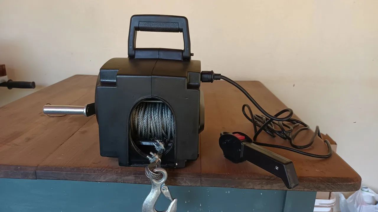 Guincho Elétrico 12V para Carro , barcos,lanchas etc.