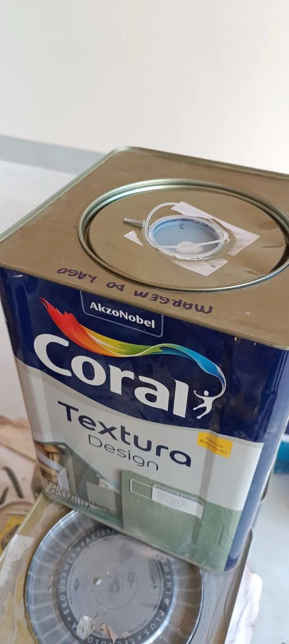 Tinta e massa corrida