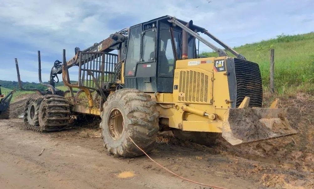 Máquina CAT 564 - Equipamento Agrícola