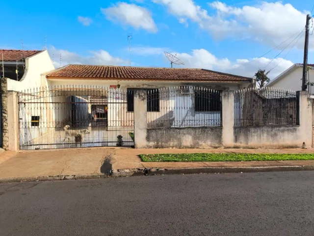 Casa. ótima localização e tamanho.
