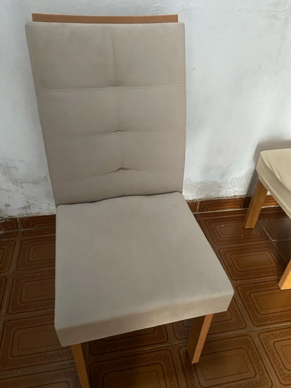 Mesa de jantar com 4 cadeiras