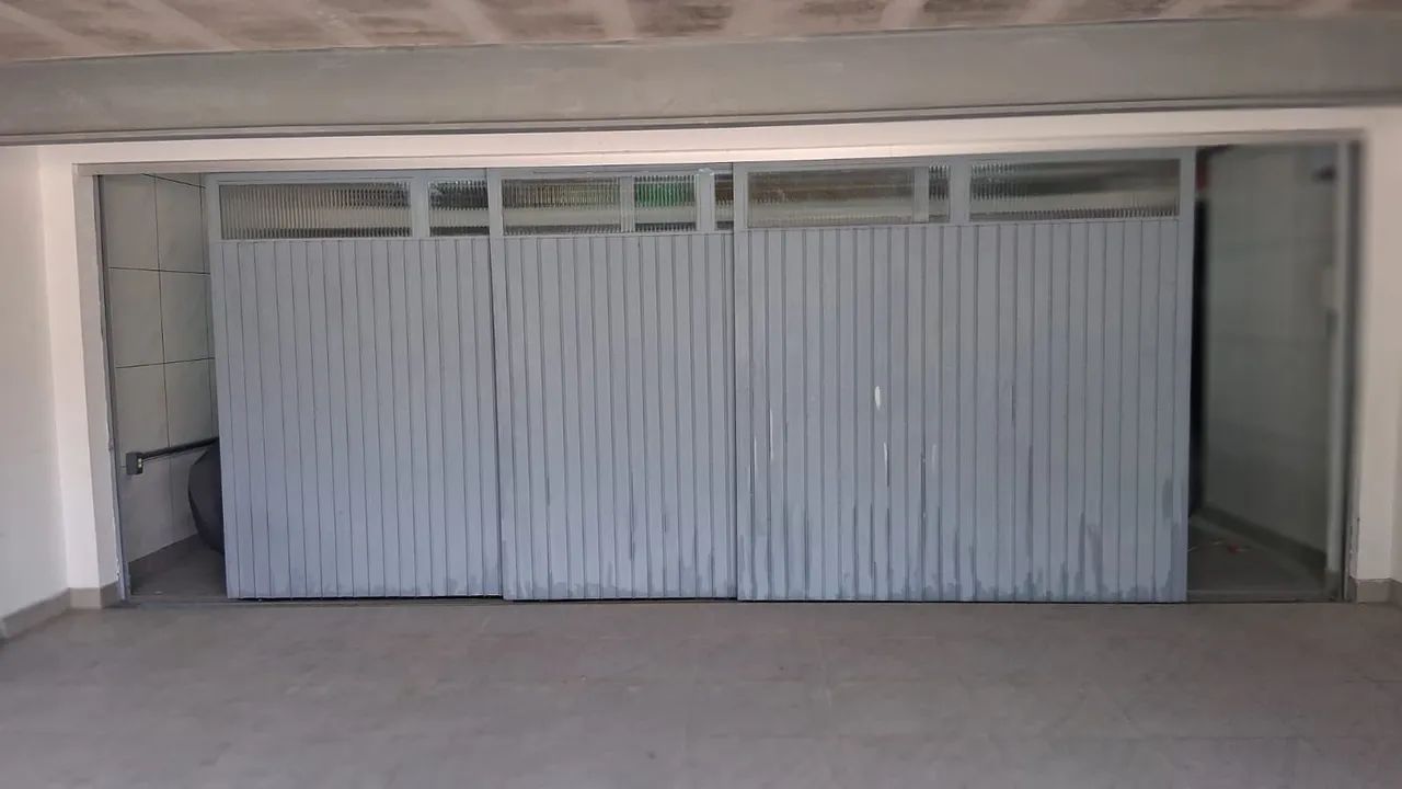 Vendo portões de garagem 64520792906242121