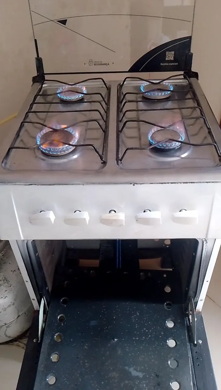 Fogão 4 bocas com acendimento automático