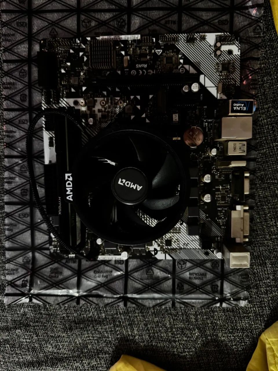 KIT Placa mãe + Processador Ryzen 5 1600AF + 16gb de ram