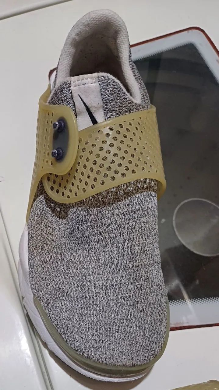 Tênis Nike Flyknit - Cinza - Foto 4