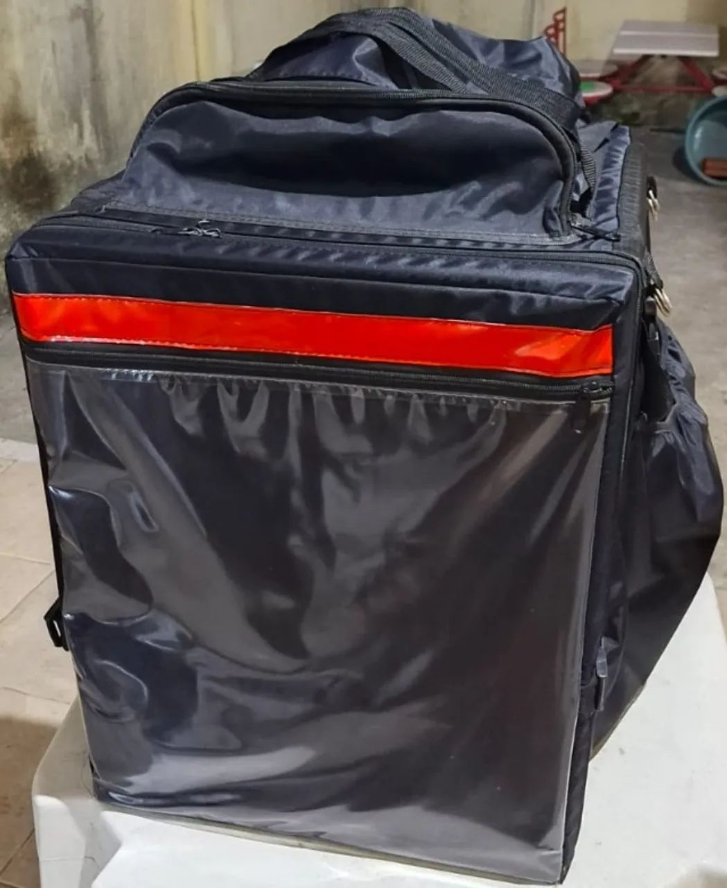 Vendo Baú de 90L 