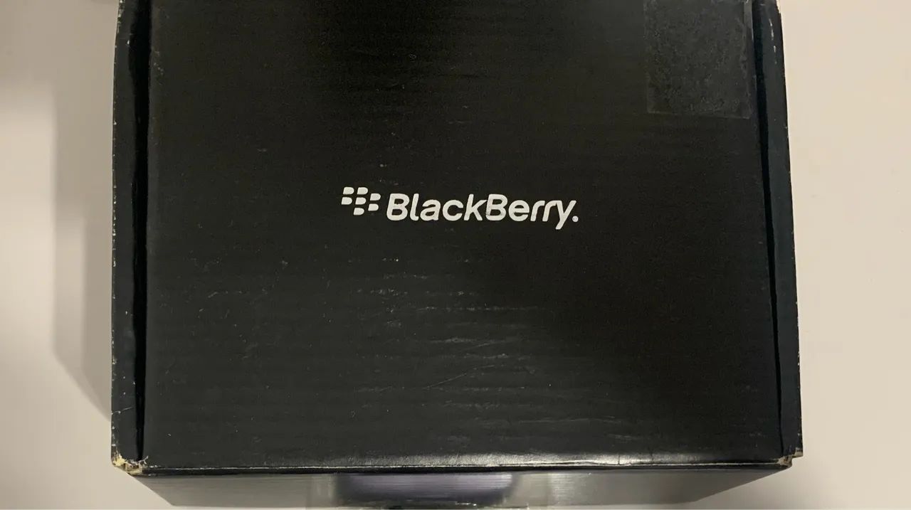 Para colecionadores e para uso de peças : BlackBerry preto Curve 8520 na caixa - Foto 2