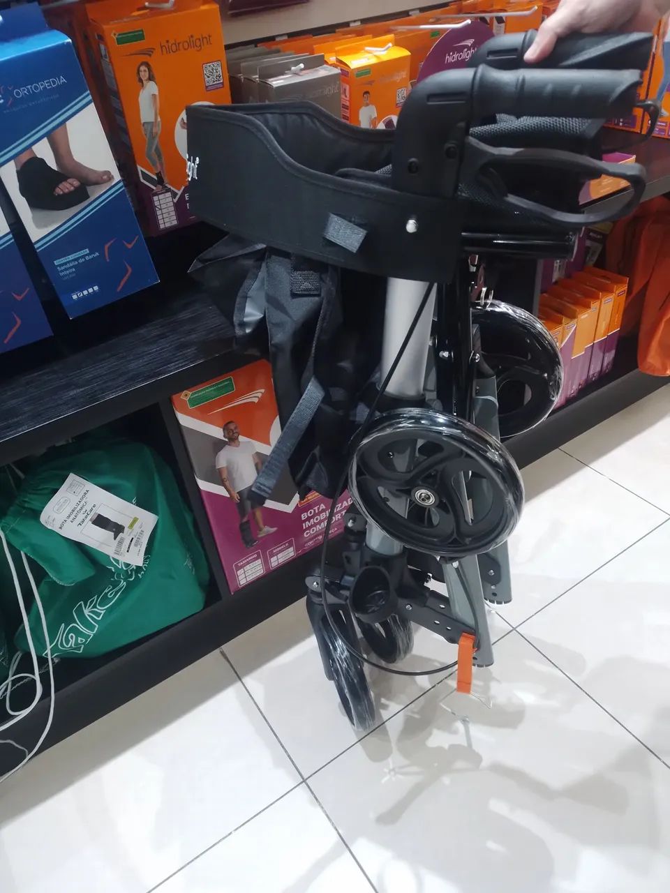 Andador 4 rodas premium - Foto 2