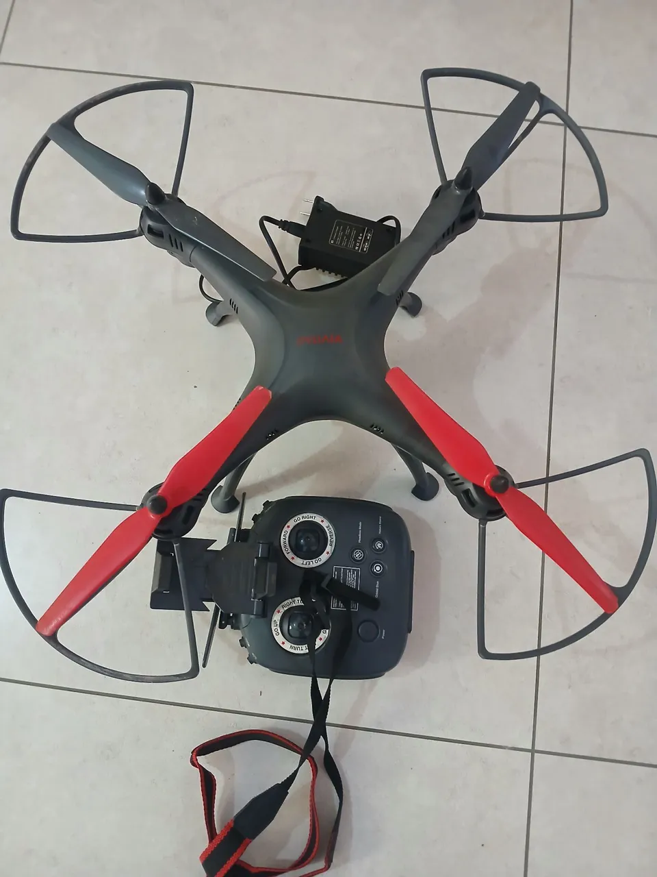 Drone com câmera e controle remoto - Pronta Entrega