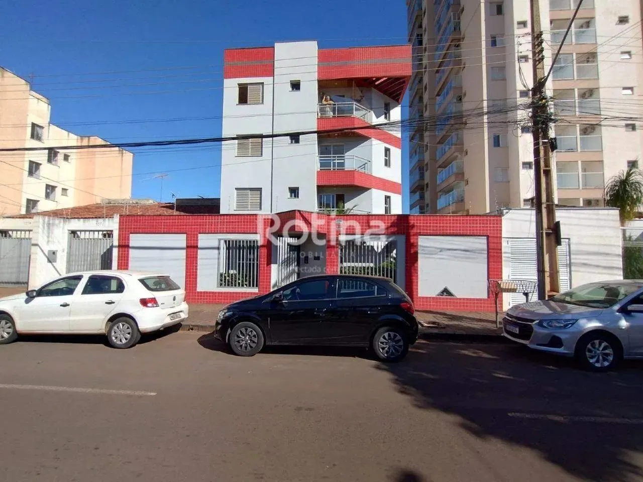 Apartamento para alugar, 3 quartos, Morada da Colina - Uberlândia/MG - Rotina Imobiliária