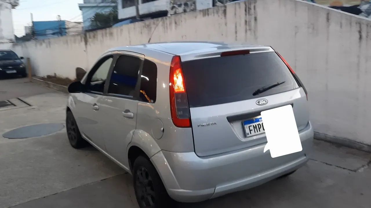 Fiesta 1.0 Flex completo  - Foto 2