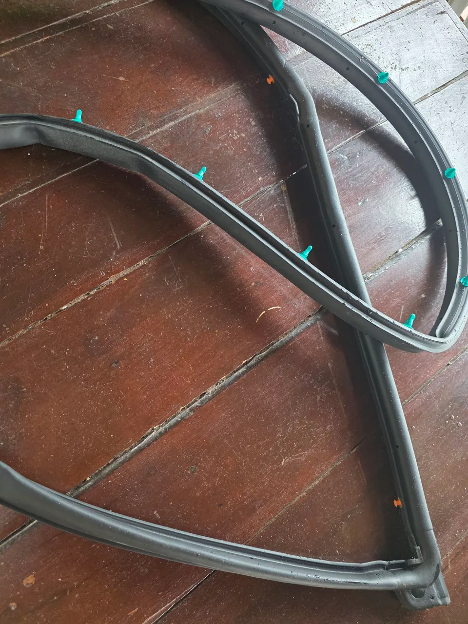 Borracha de Vedação da Porta da frente- do veloste 1.6 até o 2013