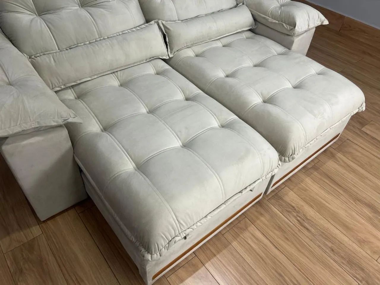 Sofá Retrátil e Reclinável Istambul 2.10m Veludo- Entrega Rápida - Foto 4