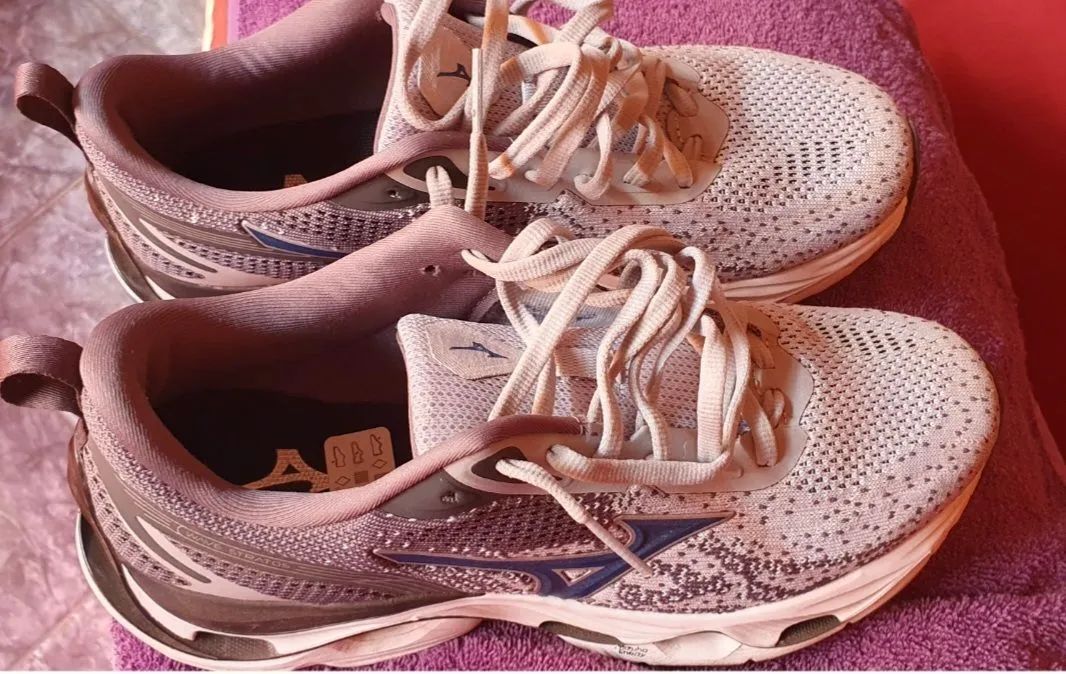 Tênis Mizuno Wave Stratos - Conforto e Estilo!